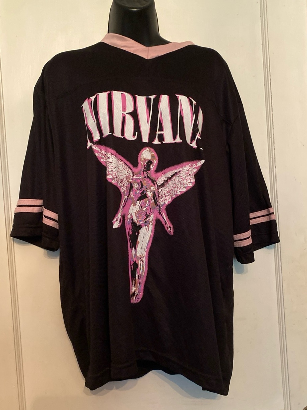 ! VINTAGE NIRVANA from "The Utero album" jersey style , graphic t-shirt.size XL
